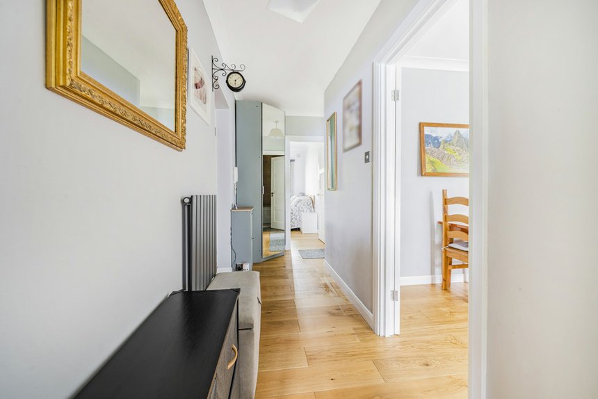 under offer kingsend london 33814 - Gibbs Gillespie