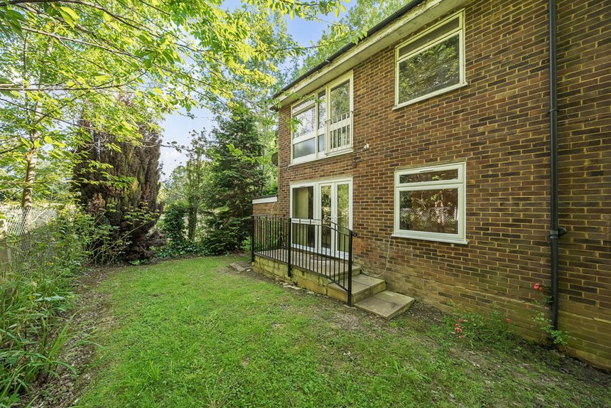 under offer milman close london 33819 - Gibbs Gillespie