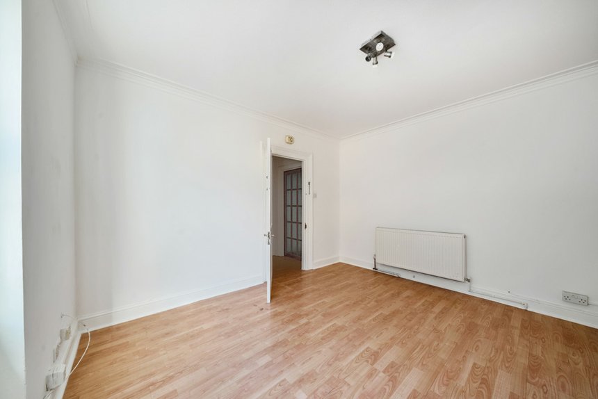 under offer kew bridge road london 33824 - Gibbs Gillespie