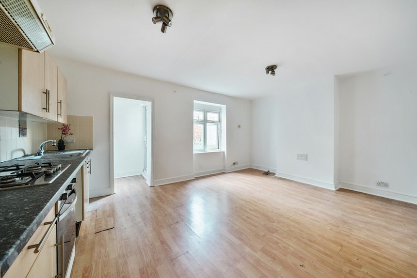 under offer kew bridge road london 33824 - Gibbs Gillespie