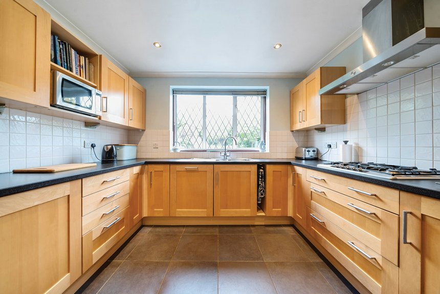 under offer pinn way london 33826 - Gibbs Gillespie