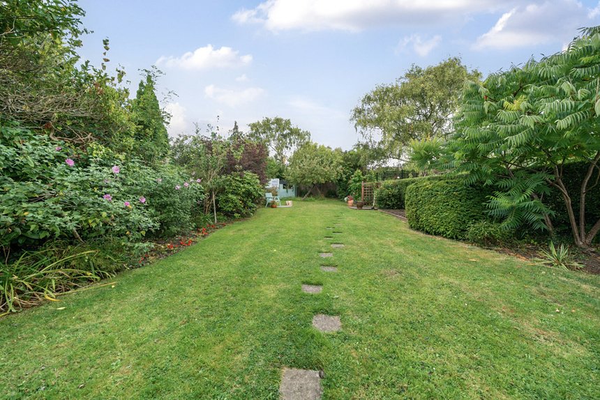 under offer pinn way london 33826 - Gibbs Gillespie