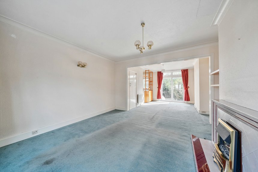 under offer mount drive london 33829 - Gibbs Gillespie