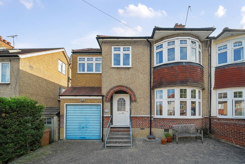 under offer mount drive london 33829 - Gibbs Gillespie