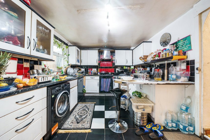 under offer wood end lane london 33844 - Gibbs Gillespie