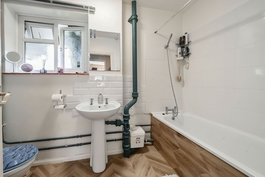 under offer muirfield road london 33859 - Gibbs Gillespie