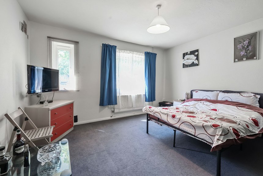 under offer muirfield road london 33859 - Gibbs Gillespie