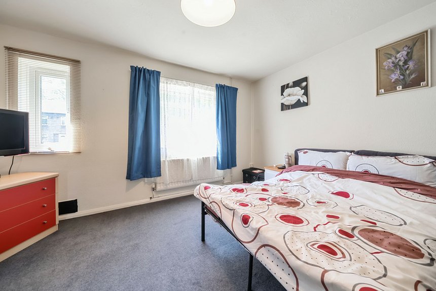 under offer muirfield road london 33859 - Gibbs Gillespie