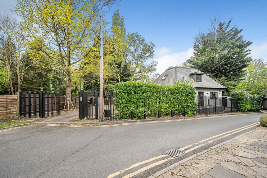 for sale westbury road london 33860 - Gibbs Gillespie