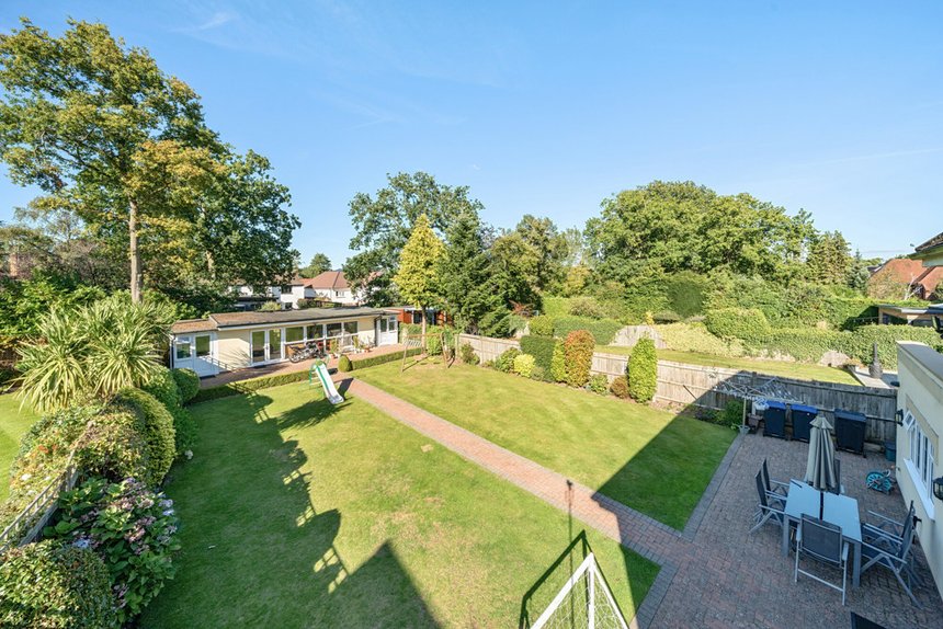 for sale dukes wood drive london 33872 - Gibbs Gillespie