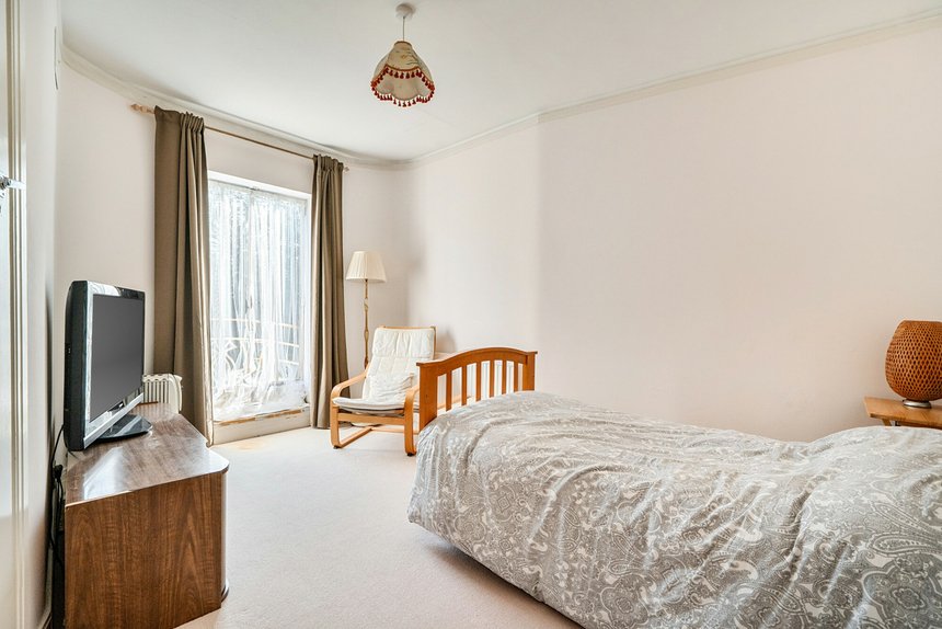 for sale slade oak lane london 33875 - Gibbs Gillespie