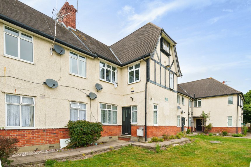 under offer ruislip court london 33879 - Gibbs Gillespie