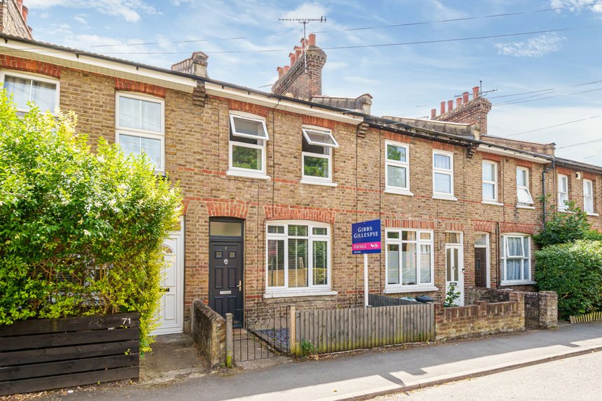 under offer chiltern view road london 33881 - Gibbs Gillespie