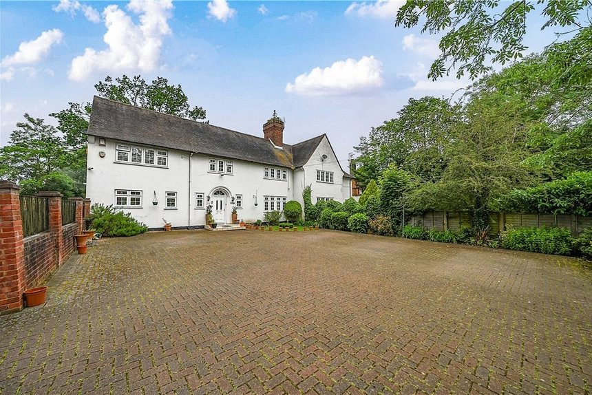 for sale ducks hill road london 33885 - Gibbs Gillespie