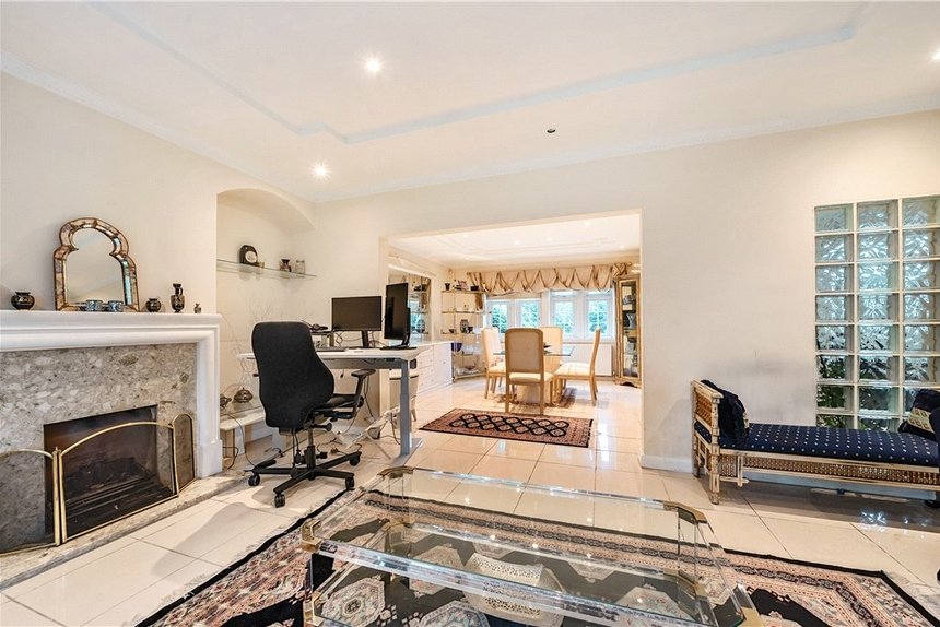 for sale ducks hill road london 33885 - Gibbs Gillespie