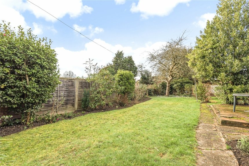 2 bedroom Bungalow for sale in Woodford Crescent, Pinner, Middlesex
