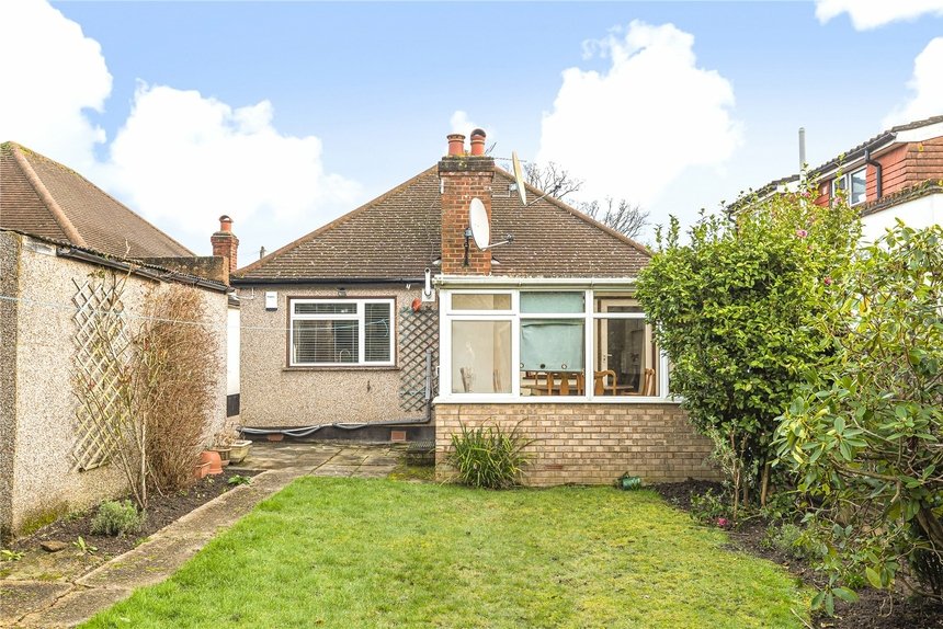 2 bedroom Bungalow for sale in Woodford Crescent, Pinner, Middlesex
