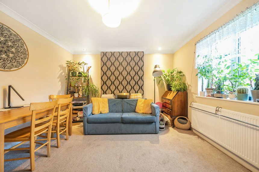 for sale garden close london 34223 - Gibbs Gillespie