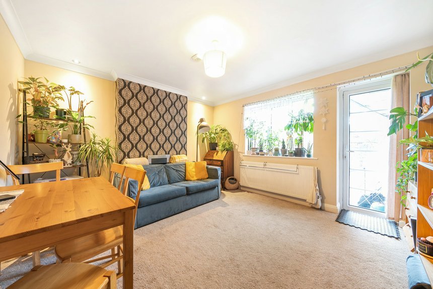 for sale garden close london 34223 - Gibbs Gillespie