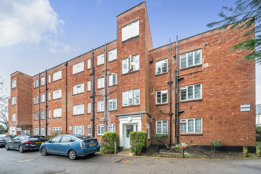 for sale garden close london 34223 - Gibbs Gillespie