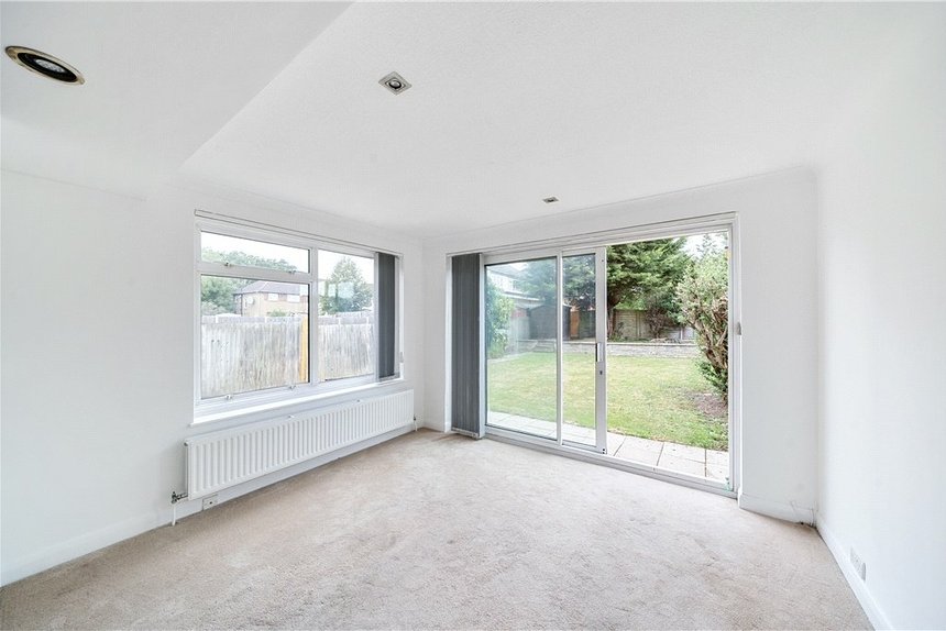 for sale du cros drive london 34254 - Gibbs Gillespie