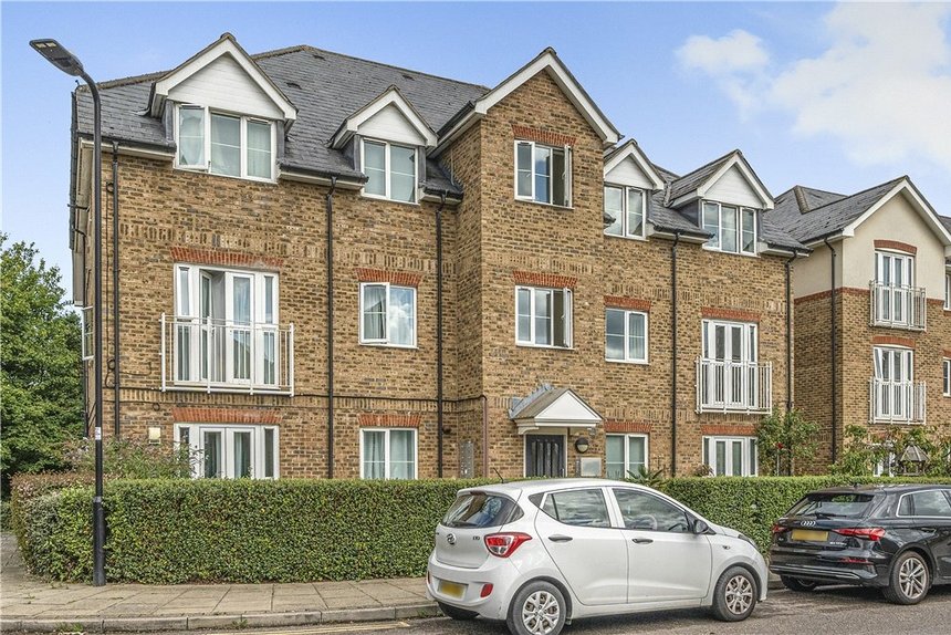 for sale gilbert white close london 34266 - Gibbs Gillespie