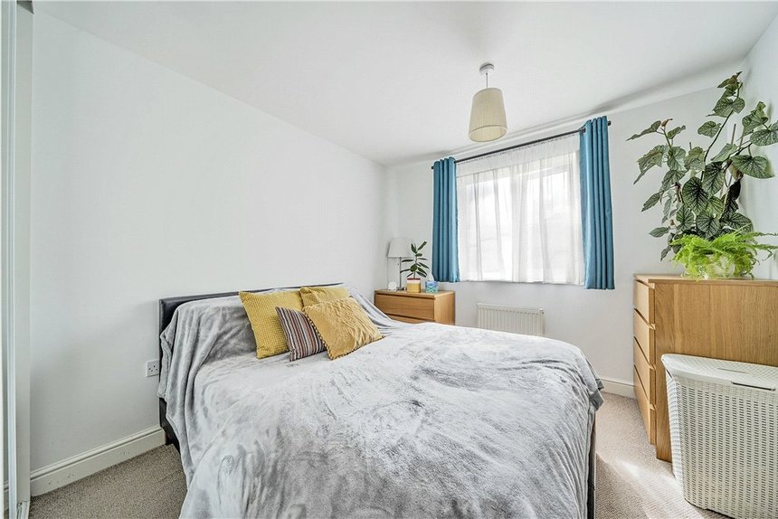 for sale gilbert white close london 34266 - Gibbs Gillespie