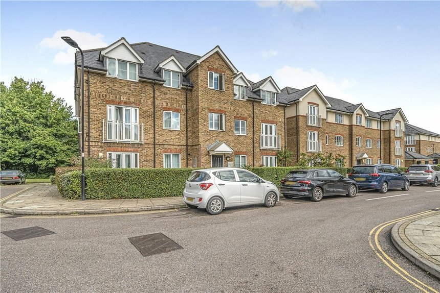 for sale gilbert white close london 34266 - Gibbs Gillespie