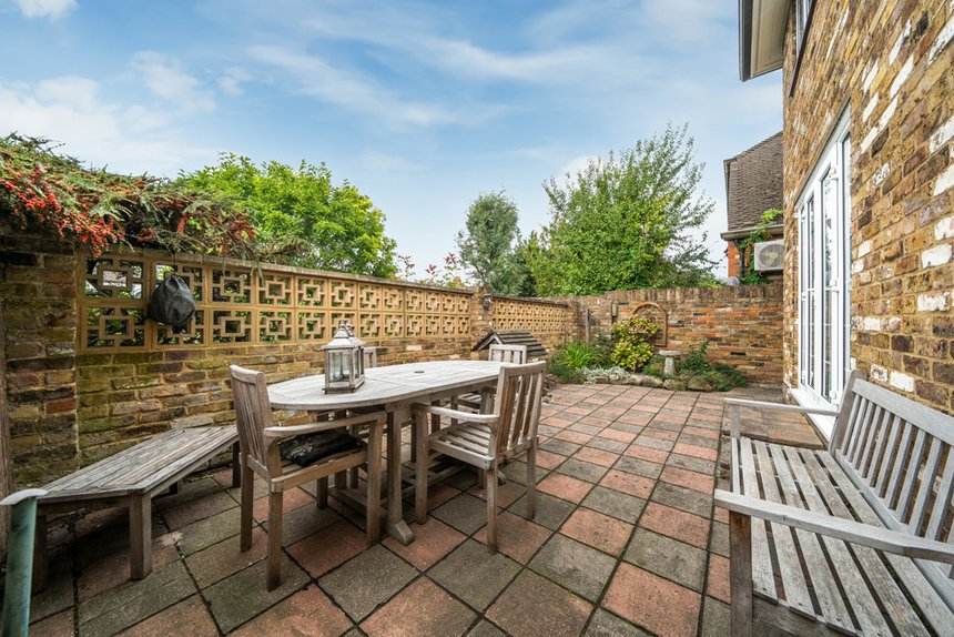 for sale vine grove london 34267 - Gibbs Gillespie