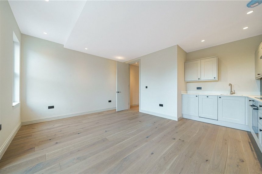 under offer julian avenue london 34270 - Gibbs Gillespie