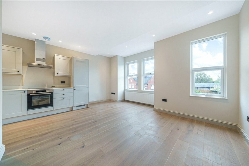 under offer julian avenue london 34270 - Gibbs Gillespie