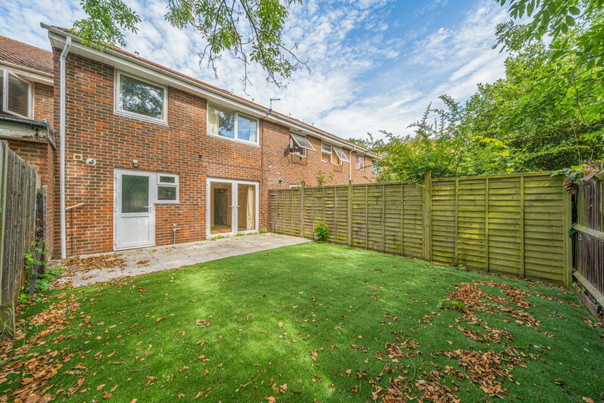 under offer rowan close london 34276 - Gibbs Gillespie