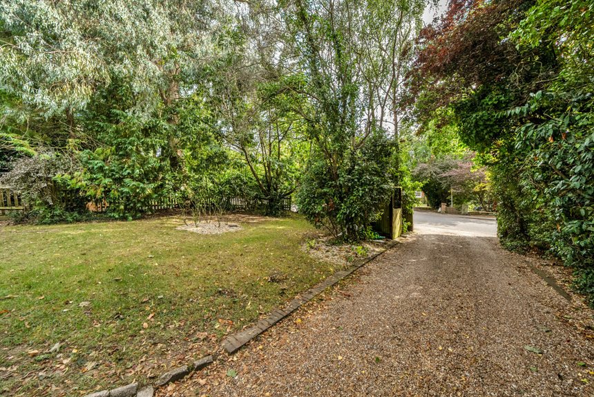 for sale frith grange london 34308 - Gibbs Gillespie