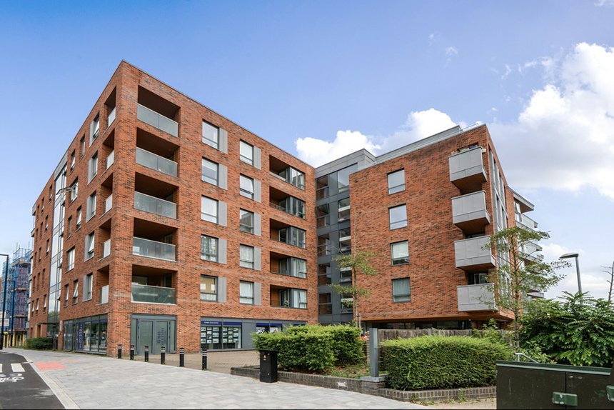 under offer high street london 34311 - Gibbs Gillespie