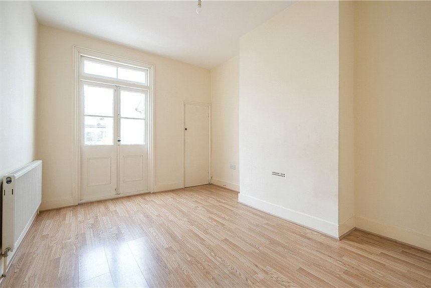 for sale bernard avenue london 34318 - Gibbs Gillespie