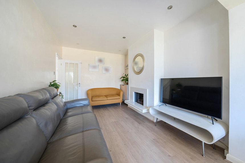 for sale malvern way london 34324 - Gibbs Gillespie