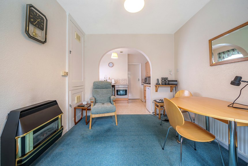 under offer deane avenue london 34327 - Gibbs Gillespie