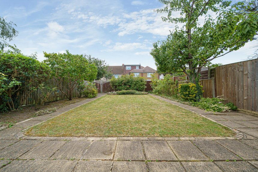 under offer deane avenue london 34327 - Gibbs Gillespie