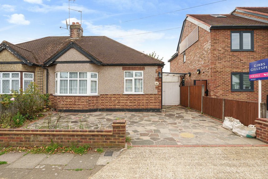 under offer deane avenue london 34327 - Gibbs Gillespie