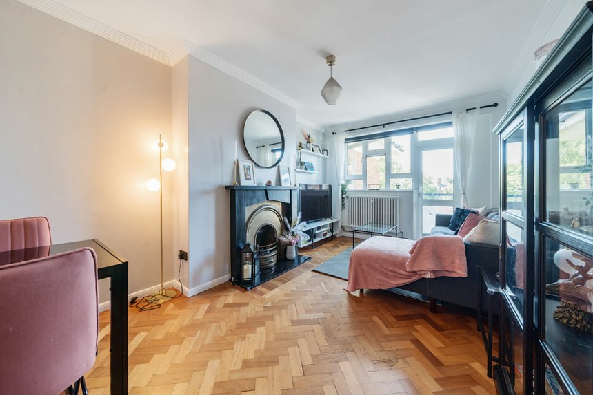 under offer broughton road london 34331 - Gibbs Gillespie