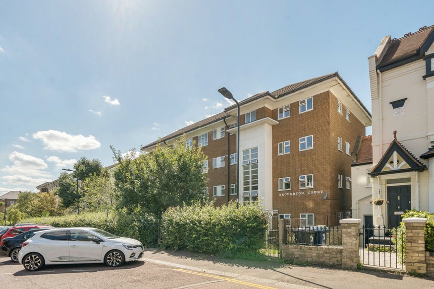 under offer broughton road london 34331 - Gibbs Gillespie