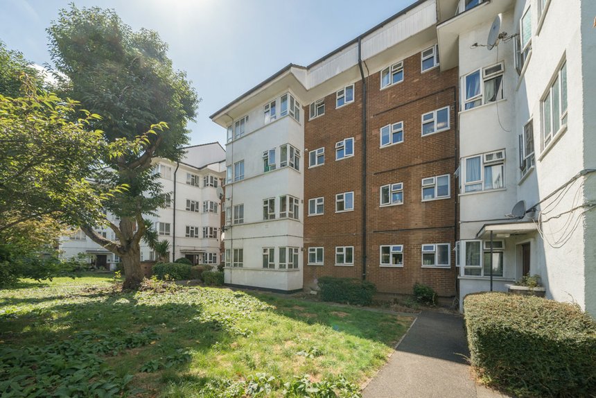 under offer broughton road london 34331 - Gibbs Gillespie