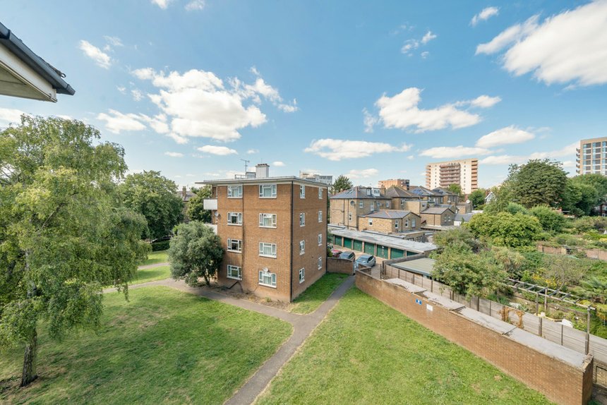 under offer broughton road london 34331 - Gibbs Gillespie