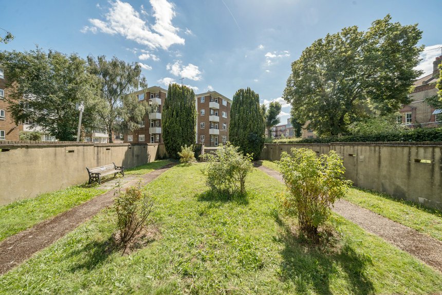 under offer broughton road london 34331 - Gibbs Gillespie