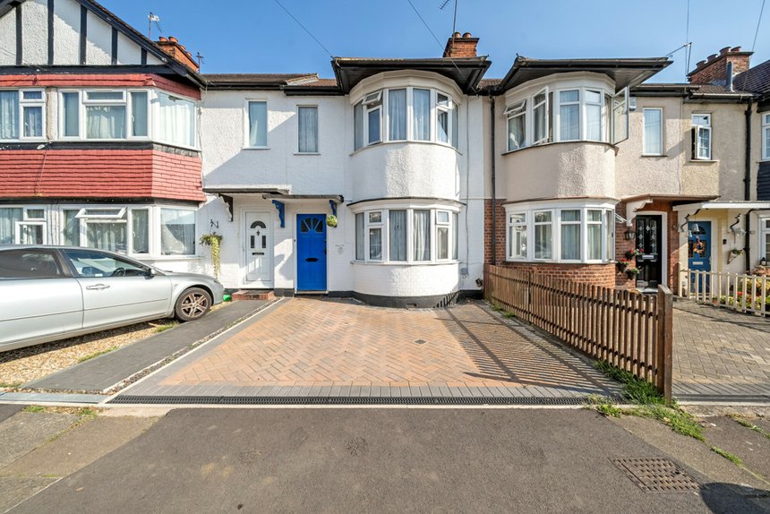 for sale dawlish drive london 34338 - Gibbs Gillespie