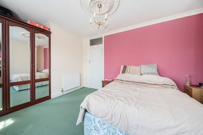 for sale dawlish drive london 34338 - Gibbs Gillespie