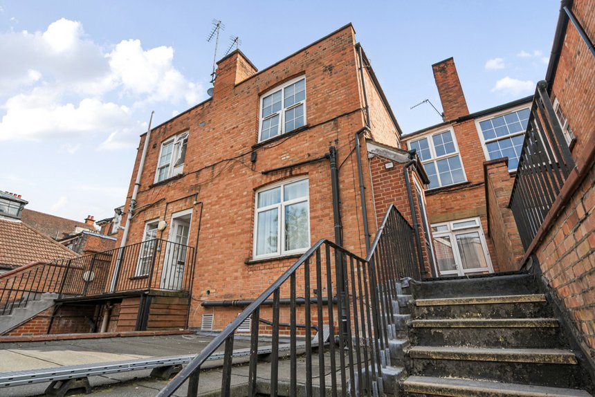 under offer green lane london 34349 - Gibbs Gillespie