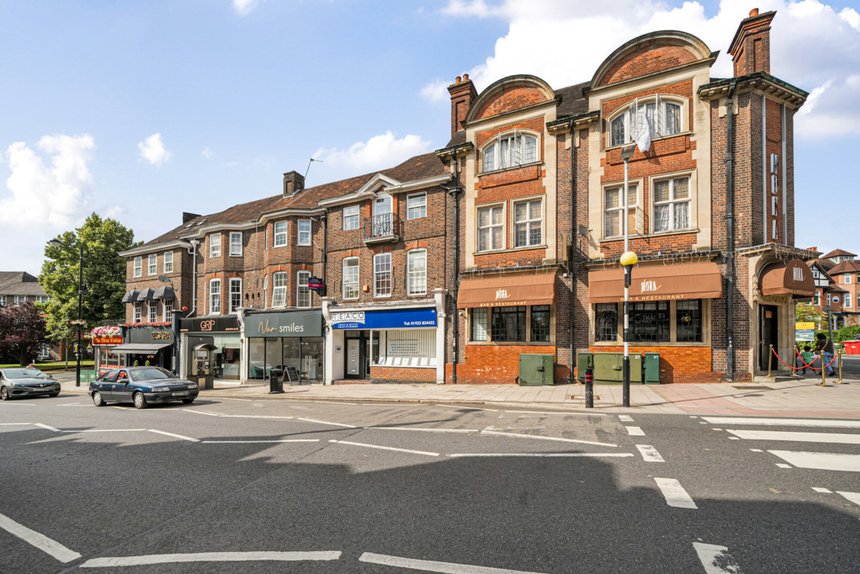 under offer green lane london 34349 - Gibbs Gillespie