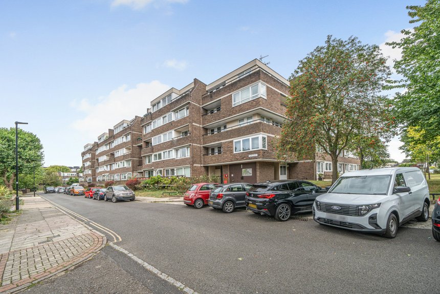 for sale augustus close london 34350 - Gibbs Gillespie