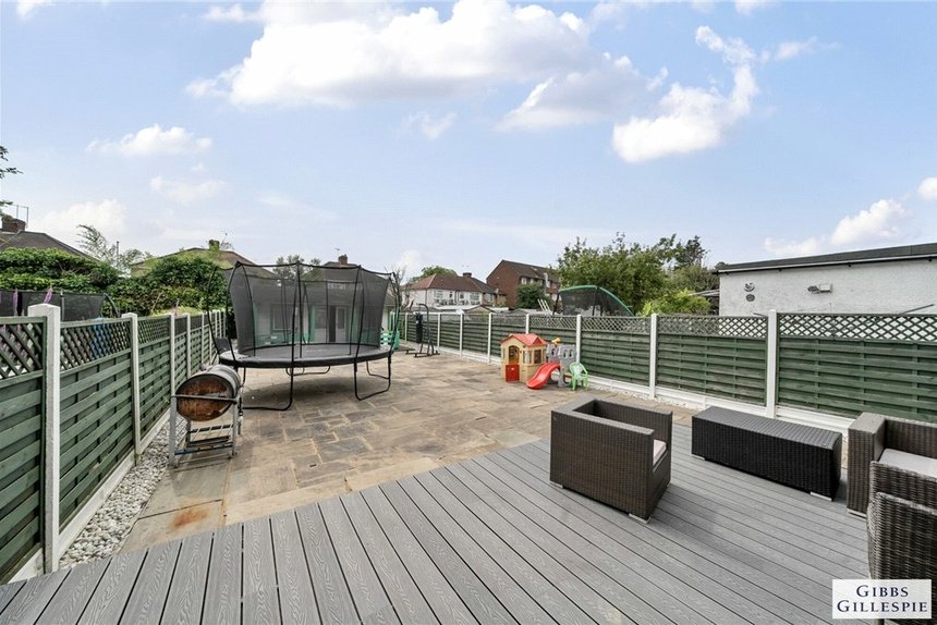 under offer holyrood avenue london 34357 - Gibbs Gillespie